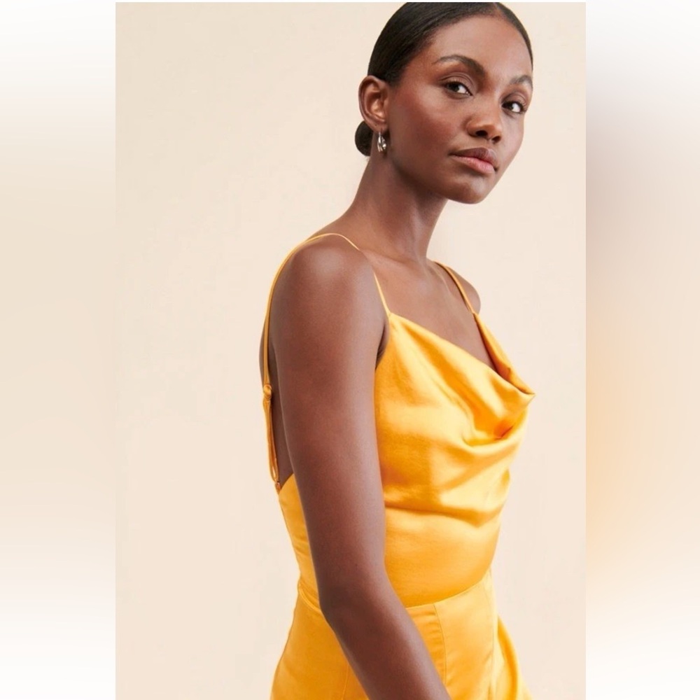 Elliatt Lydia Cowl Neck Jumpsuit XS Gold Satin NWT - Picture 2 of 4